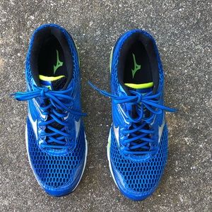 MIZUNO Wave Creation 17